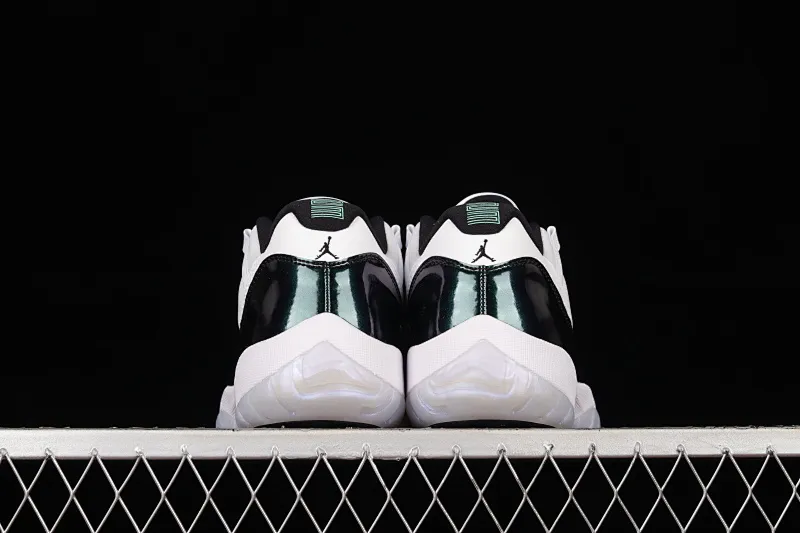 All categories Air Jordan Jordan series basketball shoes Air Jordan 11 F version Air Jordan 11 Low "Emerald" AJ11 Joe 11 Easter Chameleon Top layer genuine carbon 528895-145